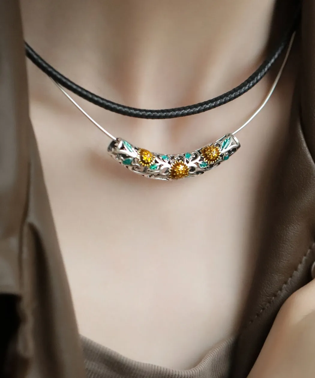 Fine Black Sterling Silver Crystal Sunflower Choker KX1031